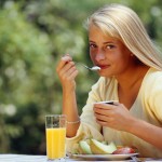 woman_eating_breakfast woman_eating_breakfast